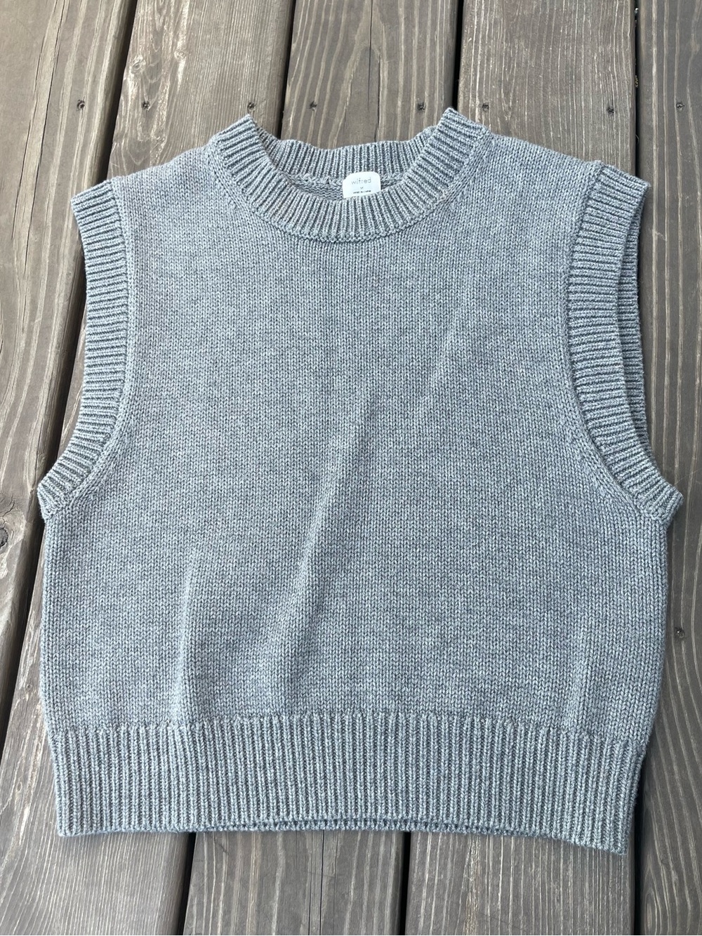 Aritizia Wilfred Alps Sweater Vest